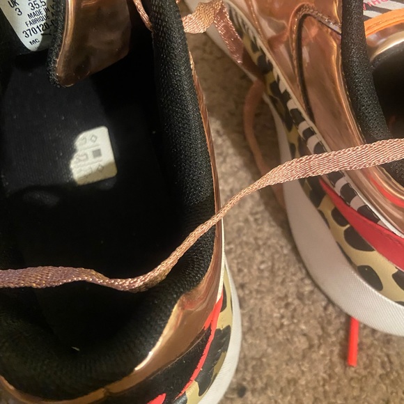 Sophia x Webster Puma Barley Worn. - Picture 5 of 5